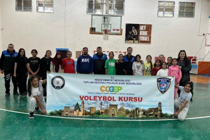 nigde-genclerine-sahip-cikiyor-projesiyle-voleybol-kursu-basladi