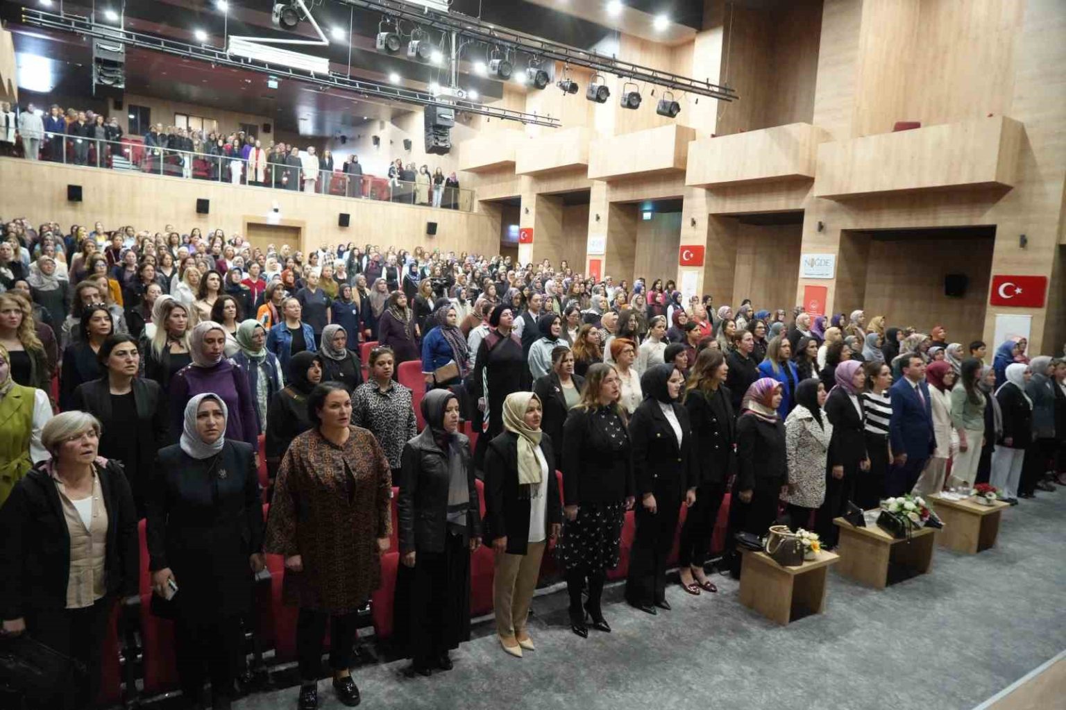 nigdede-81-cocuk-koruyucu-ailelerinde-guvenle-buyuyor