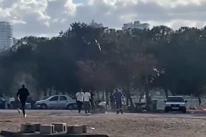 once-sopa-ve-tekmeyle-darbedildi-sonra-bicaklandi