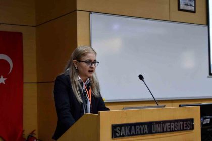 sakarya-universitesinde-yapay-zekanin-etik-boyutlari-tartisildi