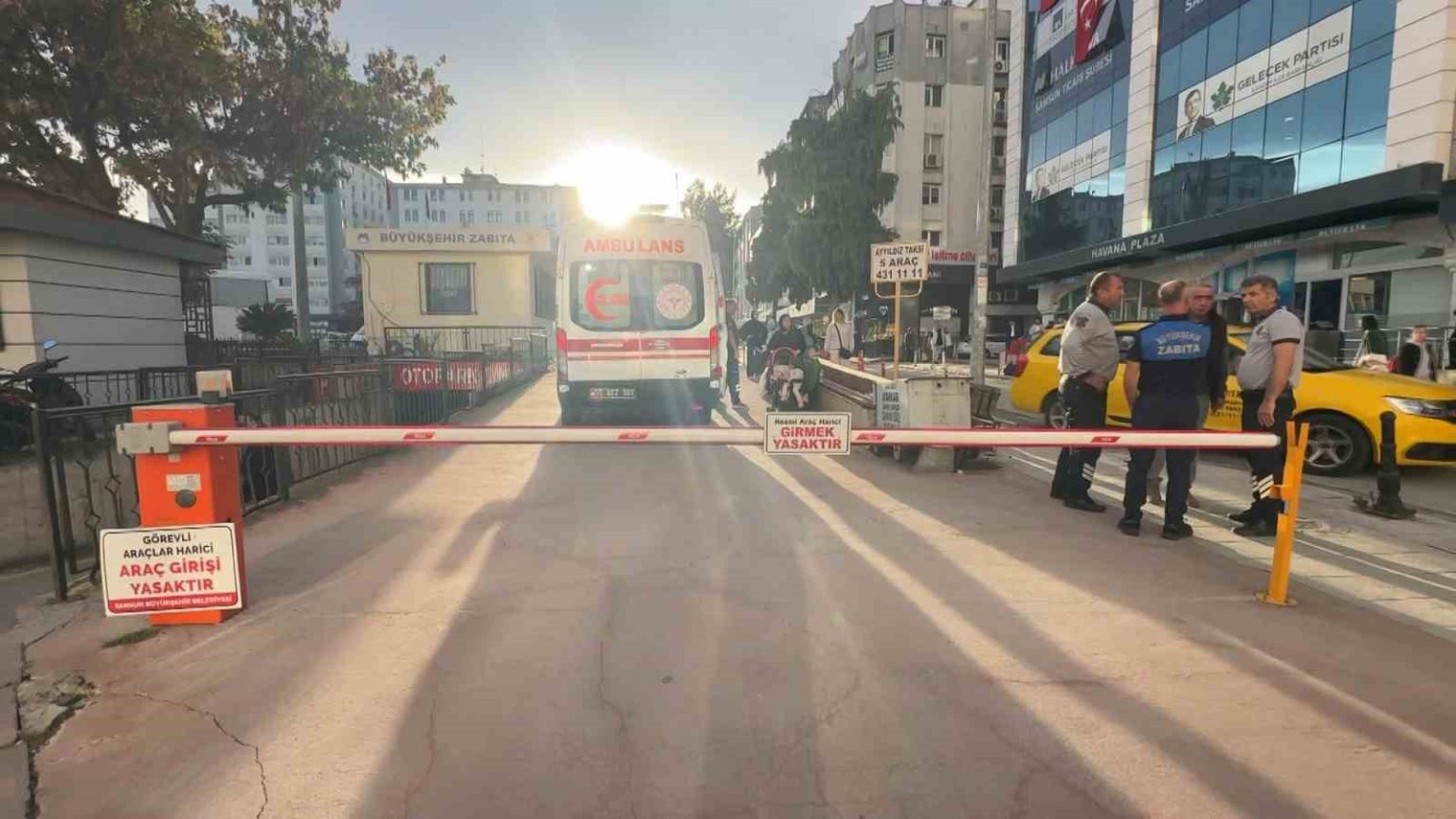 samsunda-gorunmez-kaza-yayanin-kafasina-bariyer-carpti