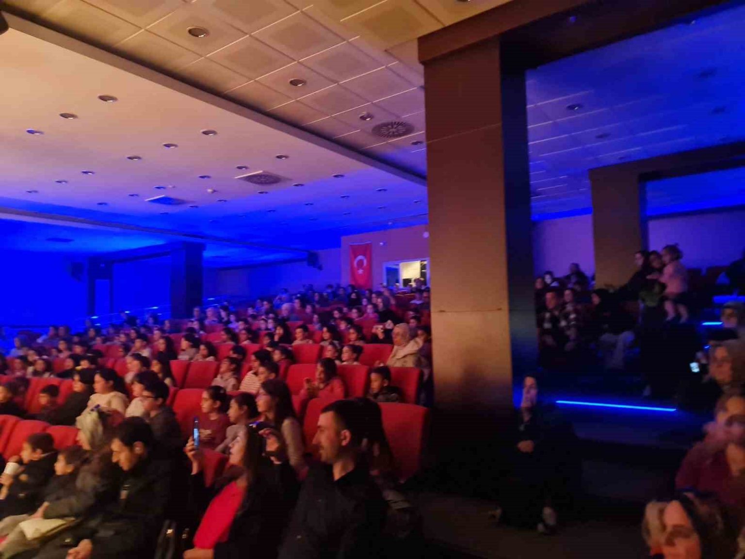 sincan-belediyesinden-tiyatro-soleni