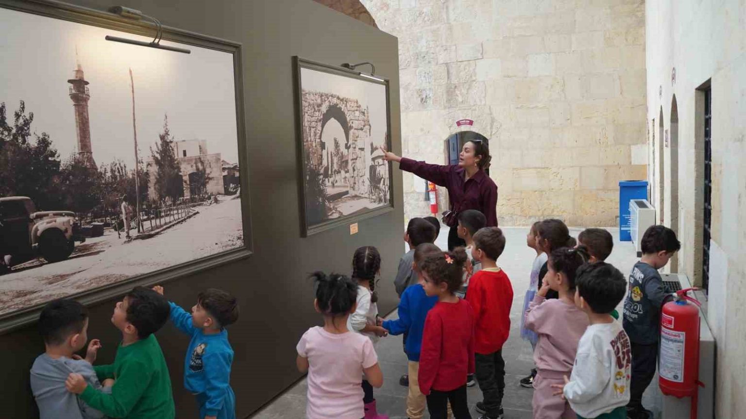 tarsus-belediyesi-ogrencileri-kubat-pasa-medresesinde-tarihle-bulusturdu