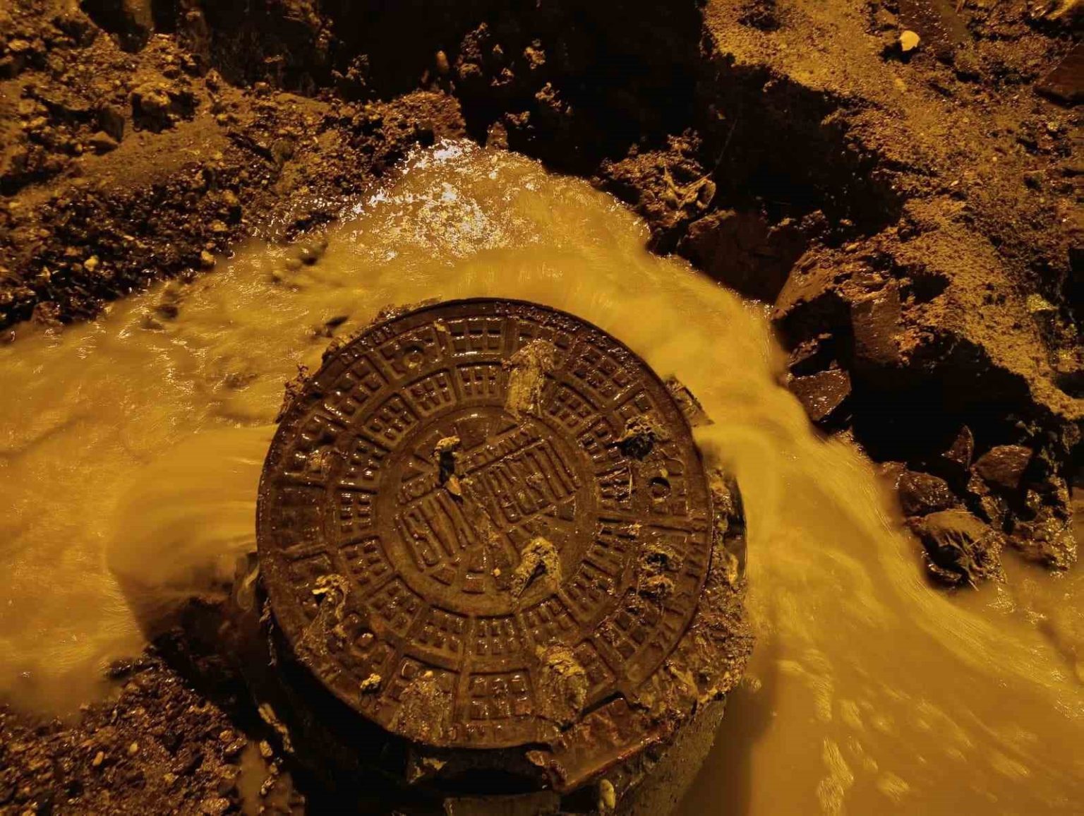 tekirdagda-saganak-yagista-altyapi-coktu-rogarlar-tasti