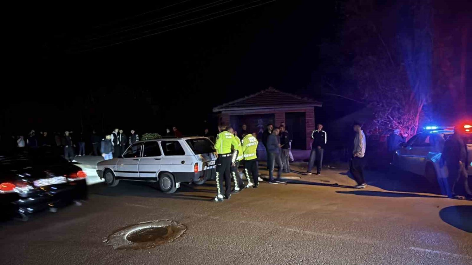 tokatta-motosiklet-otomobile-carpti-2-yarali