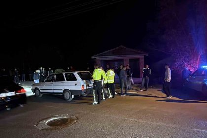 tokatta-motosiklet-otomobile-carpti-2-yarali