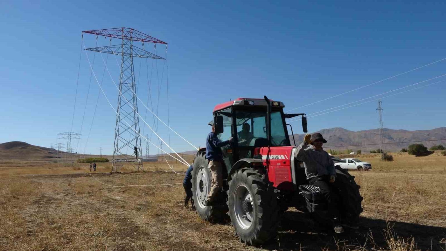 vanda-31-kilometrelik-enerji-hatti-tamamlandi-calismalarda-yabani-kuslar-gozetildi