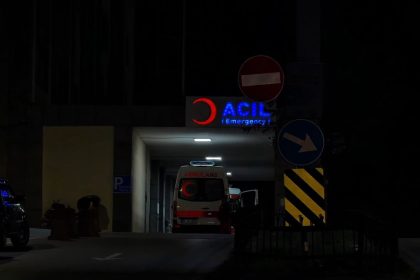 yarali-sekilde-hastane-onune-atildi-polis-harekete-gecti