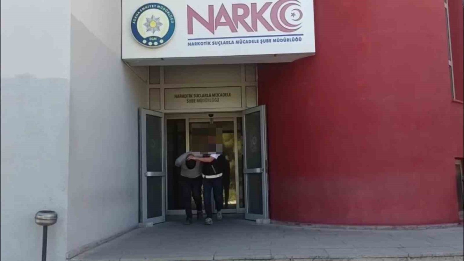 adanada-22-firari-uyusturucu-saticisi-yakalandi