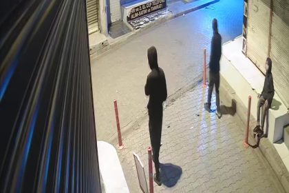 adanada-3-kardesin-soygunu-kamerada