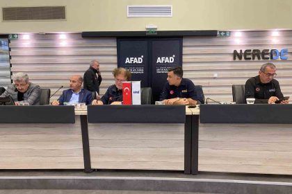 afad-acil-yonetim-merkezinde-calismalara-devam-ediyor