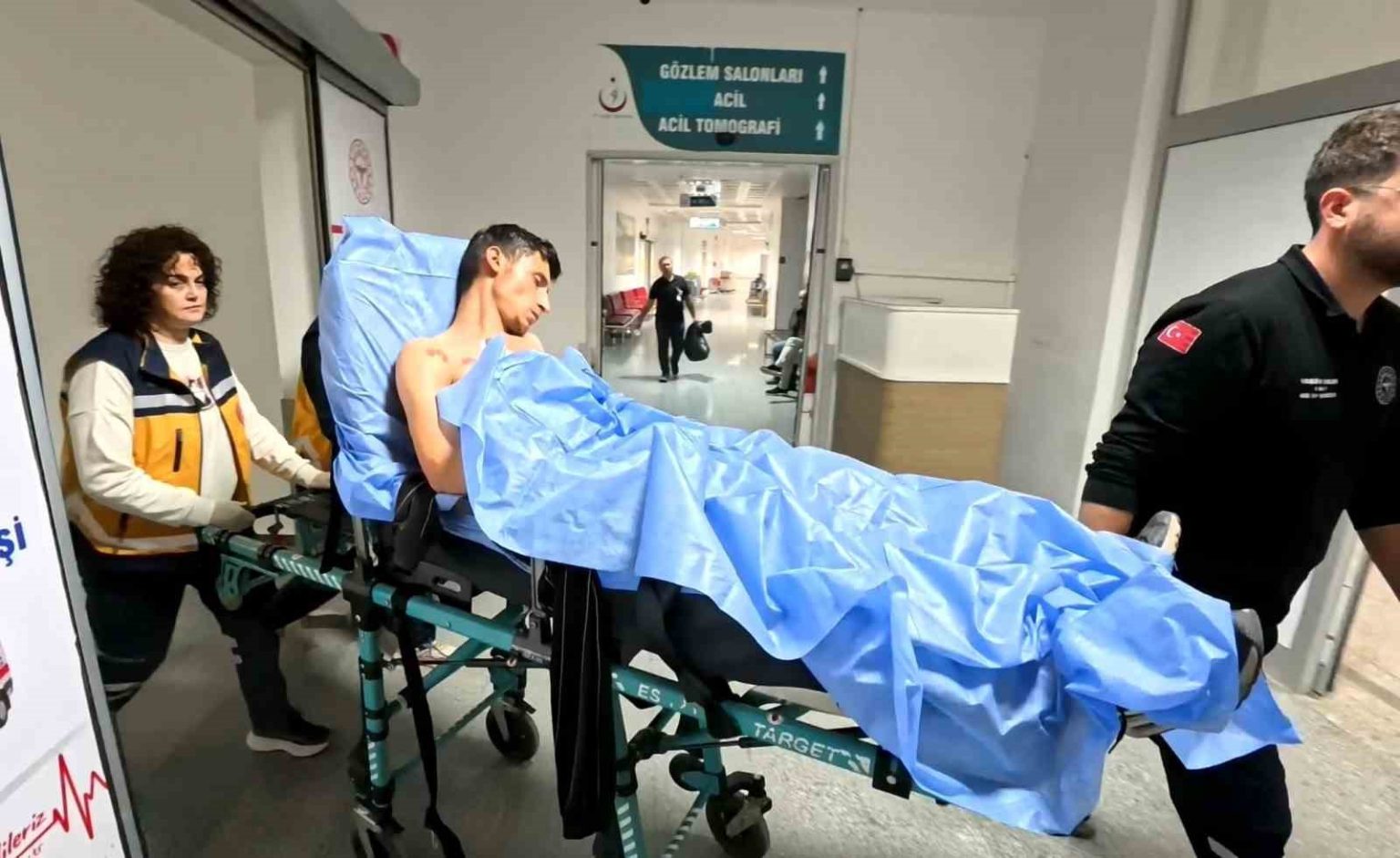 aksarayda-16-yasindaki-cocuk-tartistigi-genci-bicakla-agir-yaraladi