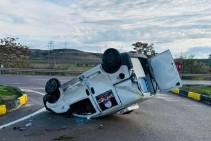 ankarada-kontrolden-cikan-hafif-ticari-arac-takla-atti-1-yarali