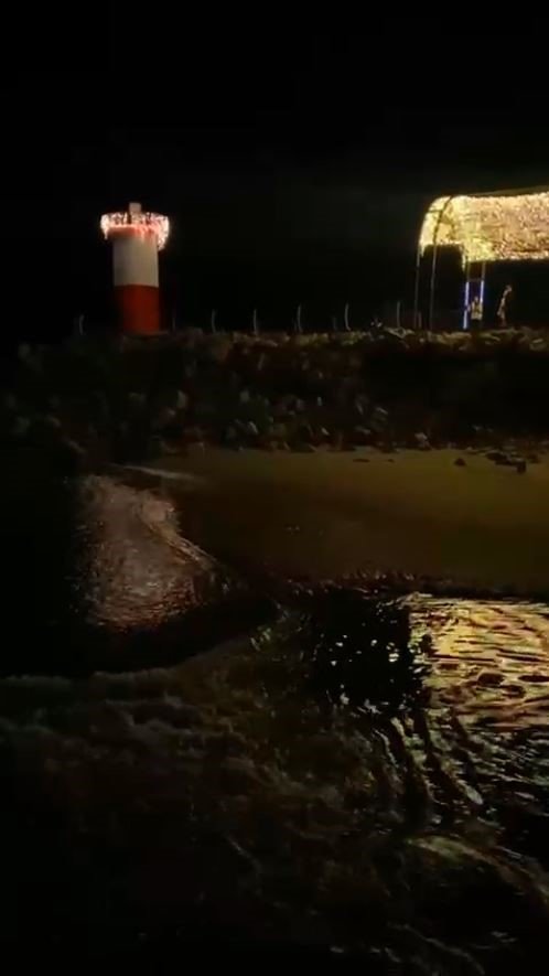 arnavutkoyde-deprem-oncesinde-deniz-cekildi