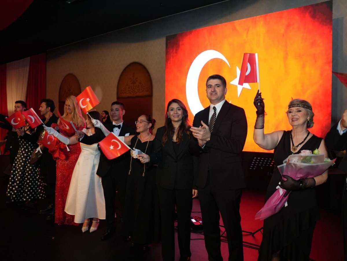 atasehirde-cumhuriyetin-102-yilina-ozel-baloda-unutulmaz-gece