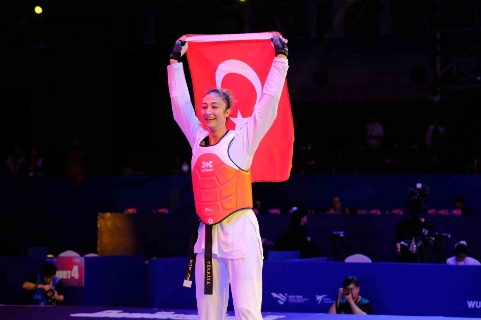 balikesirin-gururu-nafia-kus-aydin-ikinci-kez-dunya-sampiyonu