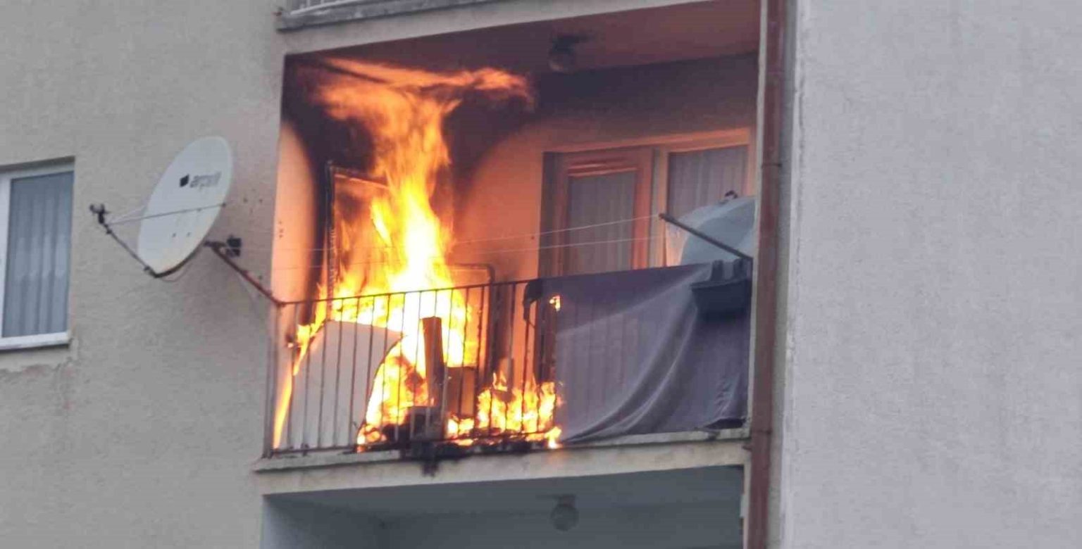 balkonda-cikan-yangin-evi-kule-ceviriyordu