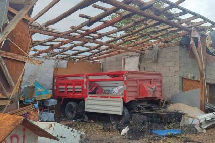 beypazarinda-firtina-catilari-ucurdu