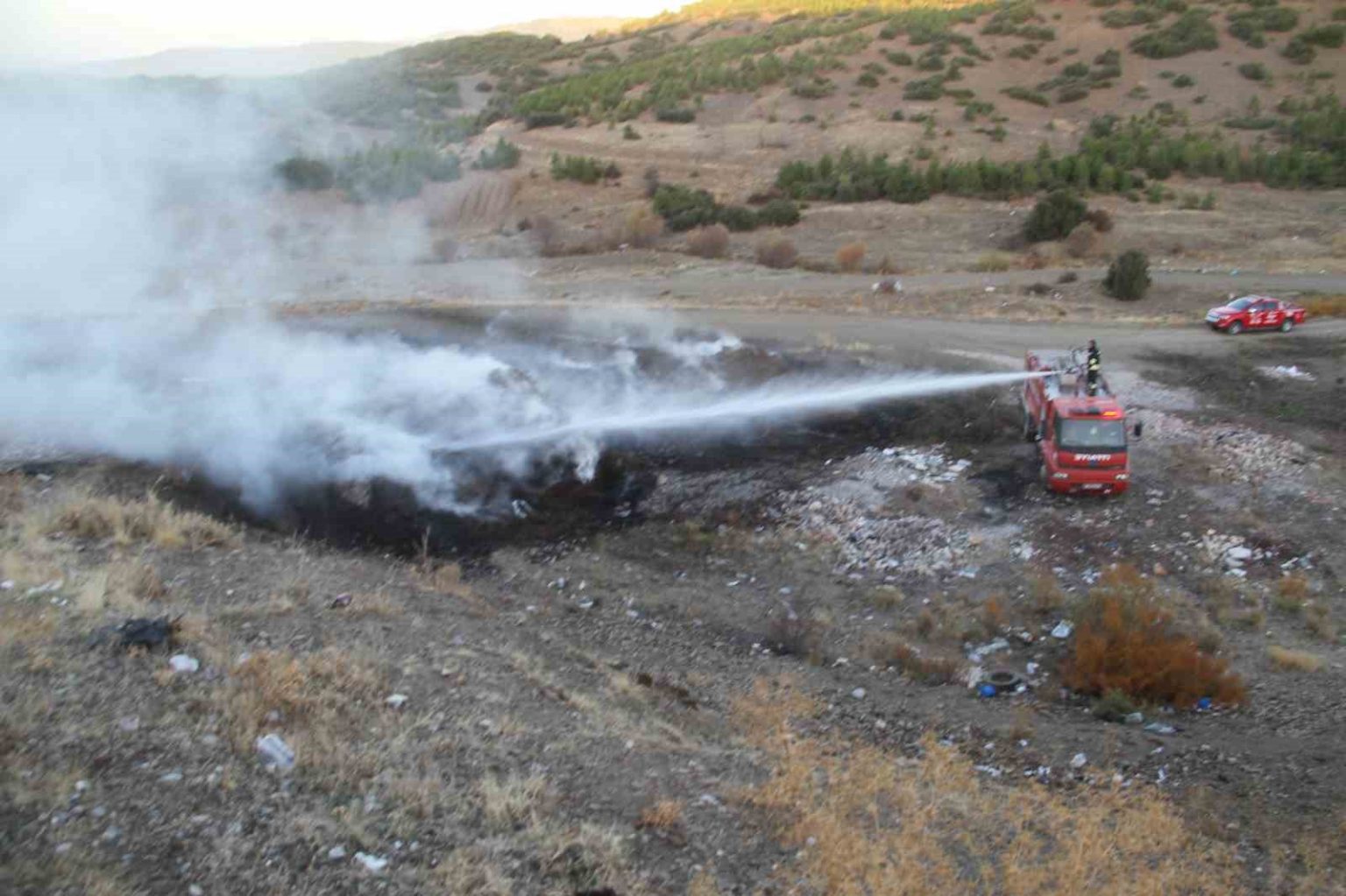 beysehirde-ormanlik-alan-icerisinde-cikan-yangin-panige-neden-oldu