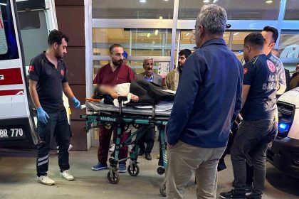 bicagi-karnina-saplayarak-agir-yaralandi