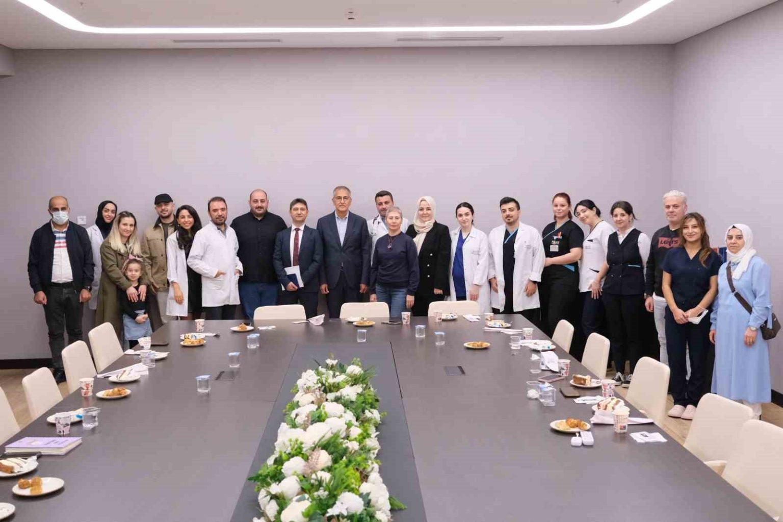 biruni-universitesi-tip-fakultesi-hastanesinde-100uncu-kemik-iligi-nakli-gerceklestirildi