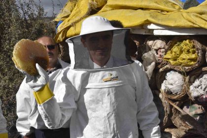 bitlis-valisi-karakaya-dunyaca-unlu-karakovan-balinin-hasadini-yapti