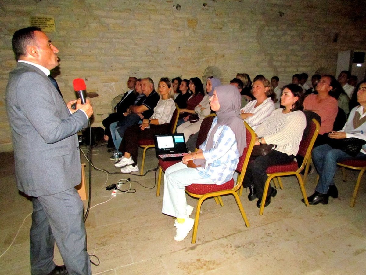 cesme-kalesinde-arkeoloji-bulusmasi