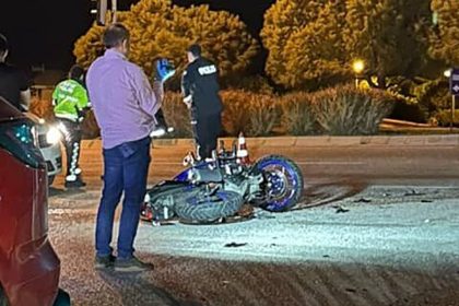 cesmede-korkunc-kaza-motosiklet-surucusu-hayatini-kaybetti