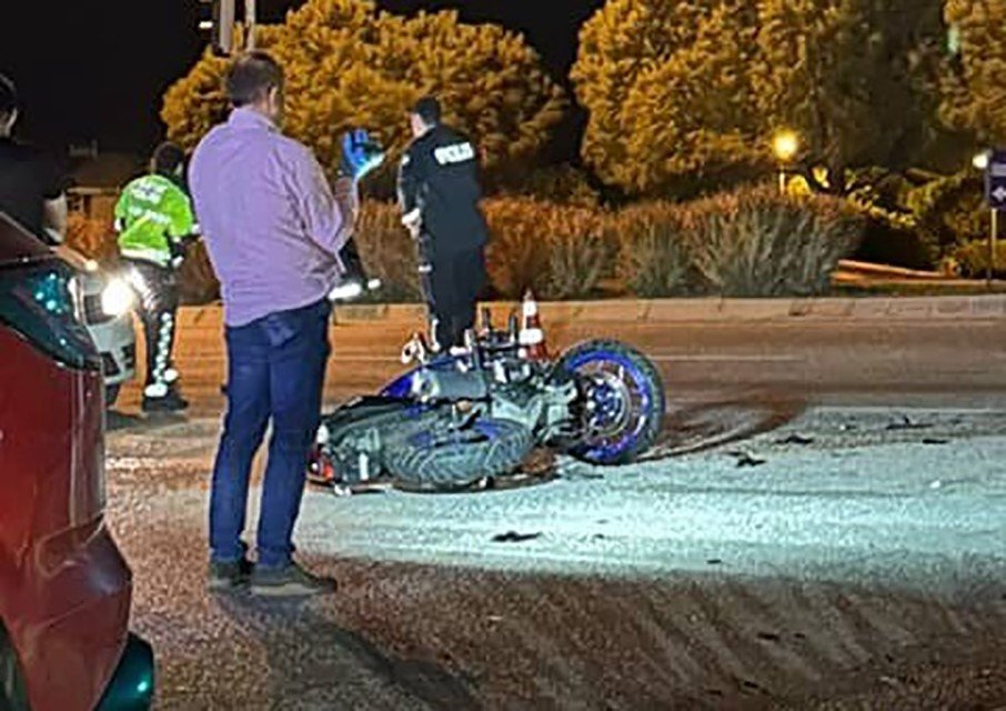 cesmede-korkunc-kaza-motosiklet-surucusu-hayatini-kaybetti