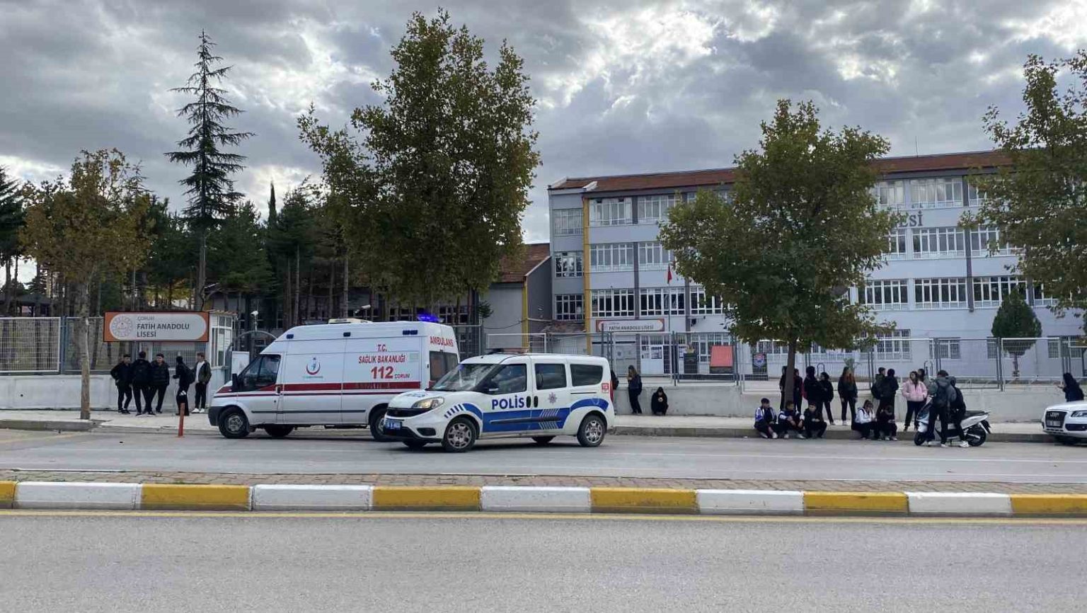 corumda-bicakli-kavgada-kan-akti-1-yarali