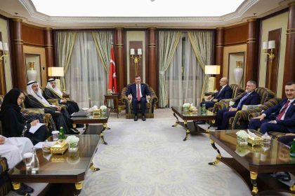 cumhurbaskani-yardimcisi-yilmaz-suudi-arabistan-yatirim-bakani-el-falih-ile-bir-araya-geldi