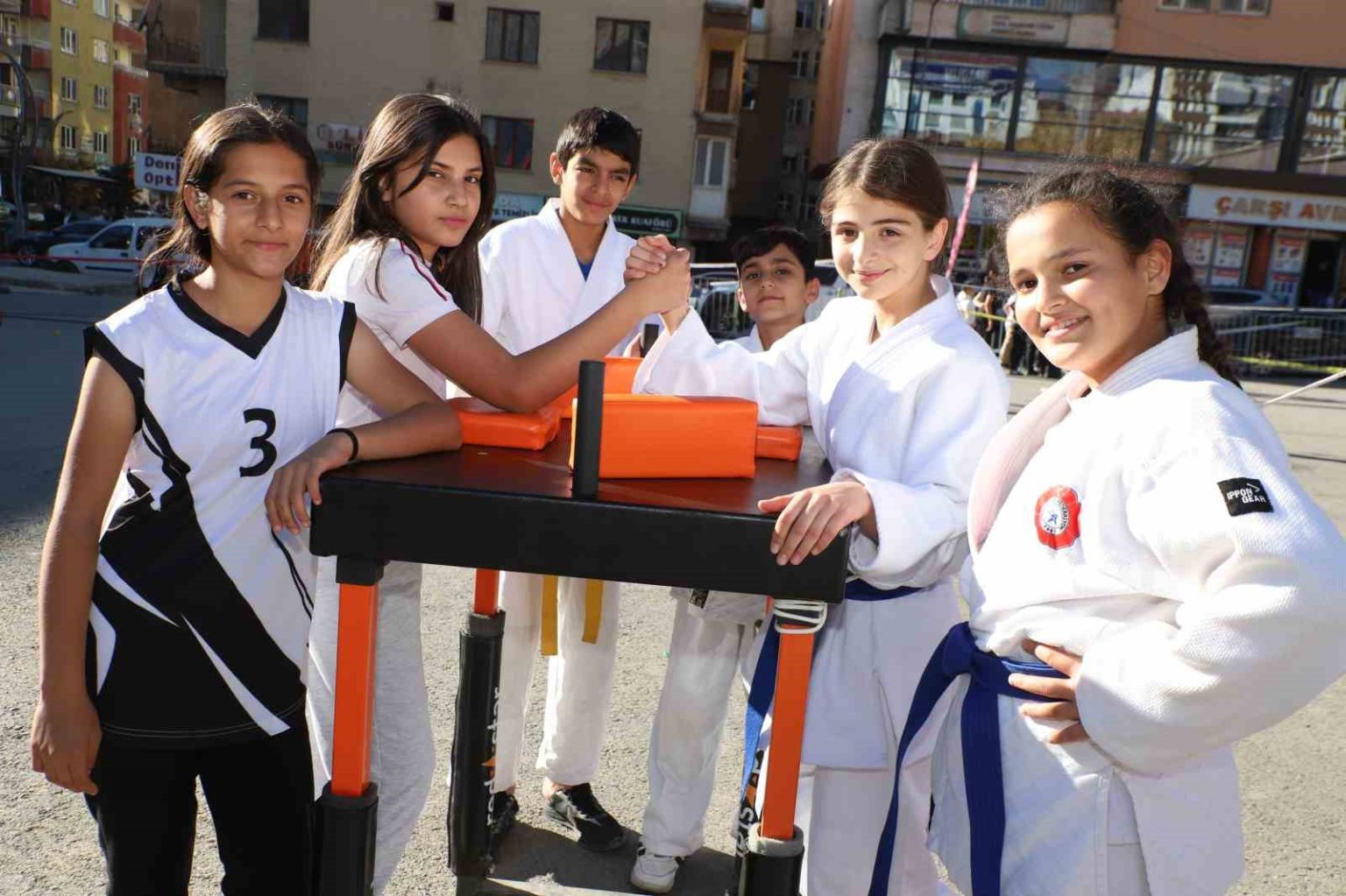 cumhuriyet-coskusu-sporla-bulustu