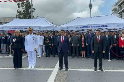 cumhuriyetin-102-yildonumu-marmariste-celenk-sunma-toreni-ile-basladi