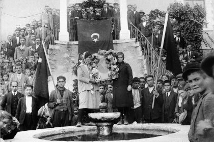 demircide-97-yil-onceki-cumhuriyet-karesi-yeniden-canlandi