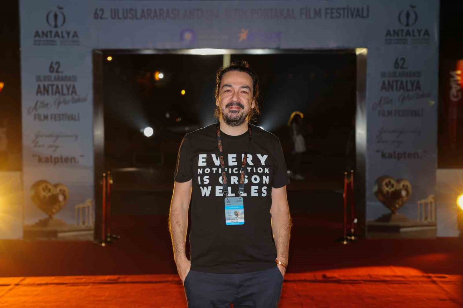 dunyanin-ilk-yapay-zeka-belgeseli-post-truth-altin-portakalda-seyirciyle-bulustu