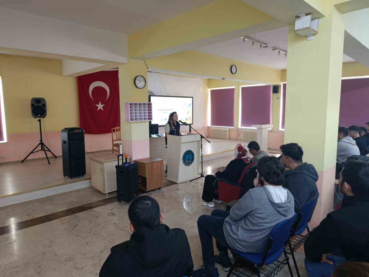 edremit-myo-ogrencilerine-narkorehber-egitimi-verildi