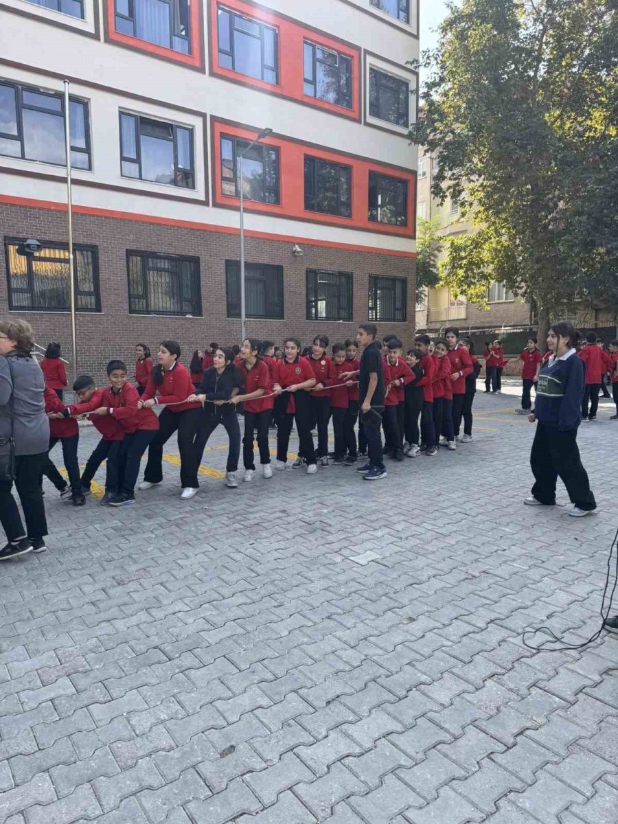 elazigda-ogrenciler-geleneksel-oyunlar-ile-egleniyor