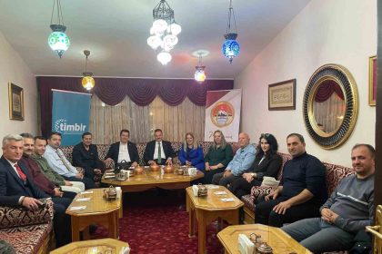 erzurumda-akademi-ve-medya-temsilcileri-dijital-cagi-degerlendirdi