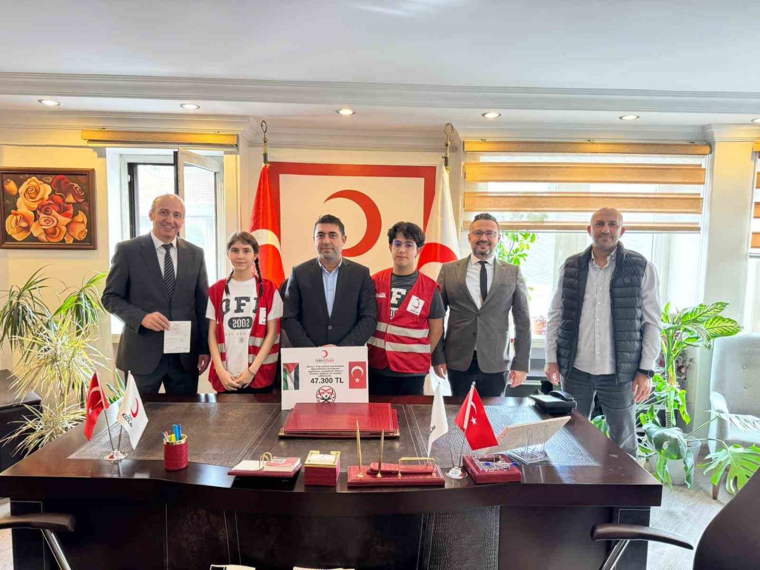 genc-yureklerden-filistine-umut