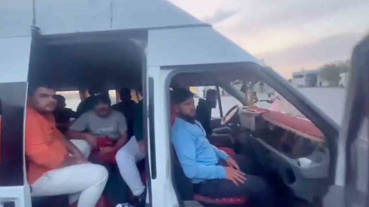 hatayda-minibus-dolusu-gocmen-yakalandi