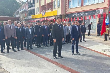 havranda-cumhuriyetin-102-yili-kutlamalari-celenk-sunma-toreniyle-basladi