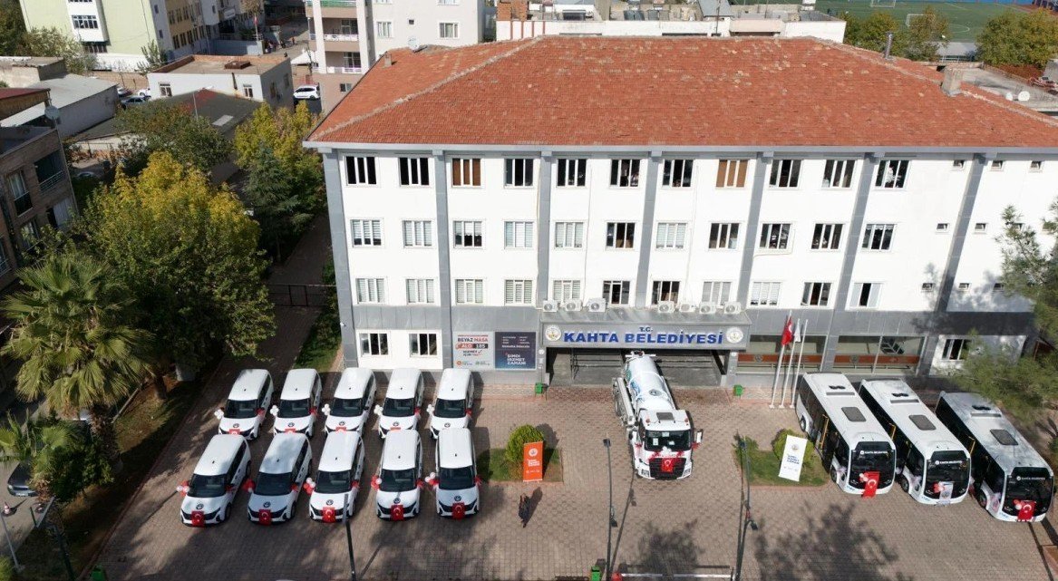 kahta-belediyesi-arac-filosuna-14-yeni-arac-daha-katildi