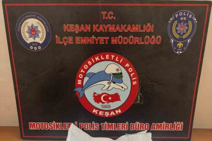 kesanda-polisin-durdurdugu-2-supheliden-uyusturucu-ele-gecirildi