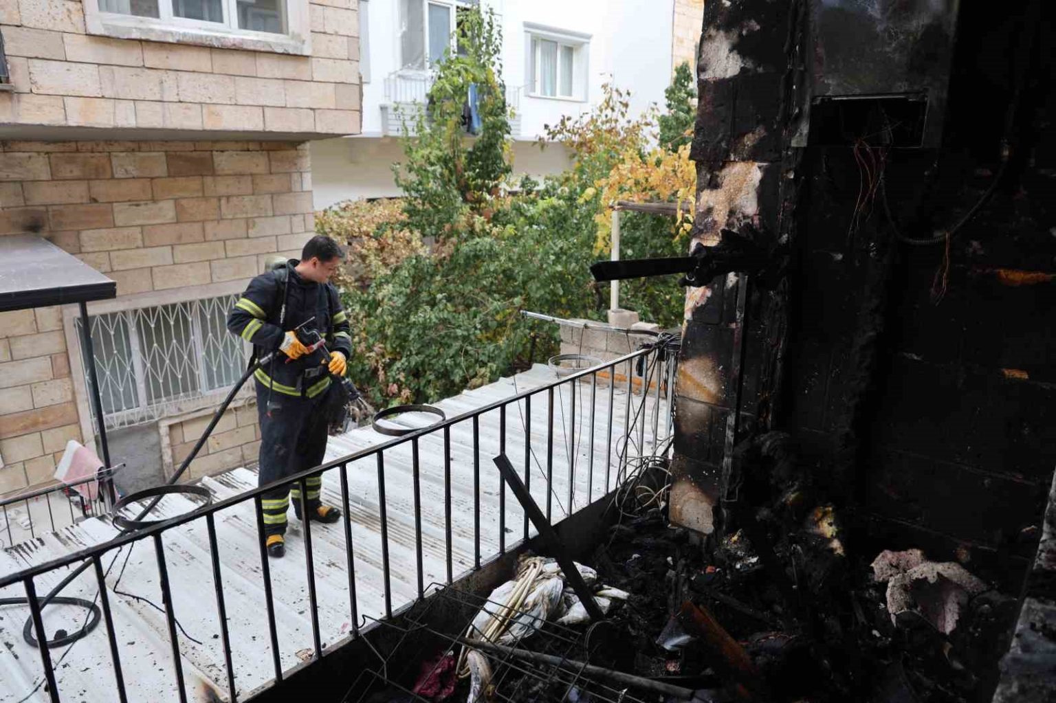 komsunun-dikkati-faciayi-onledi