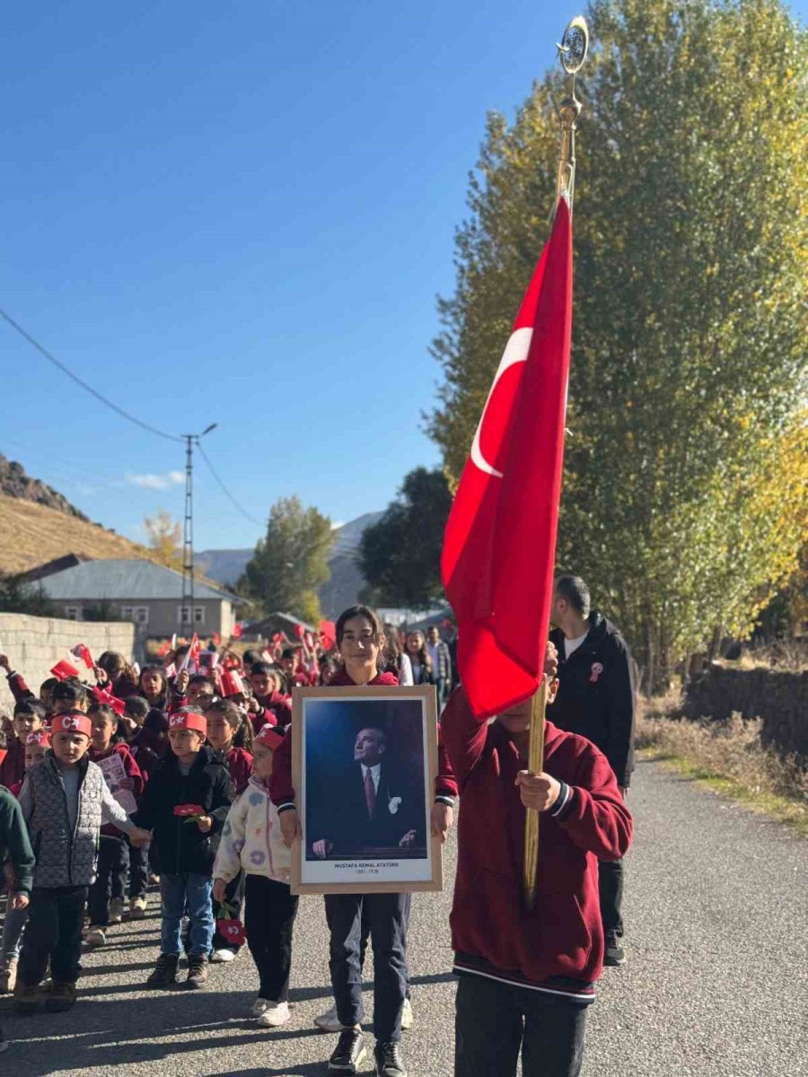 koy-okullari-29-ekim-coskusuyla-doldu