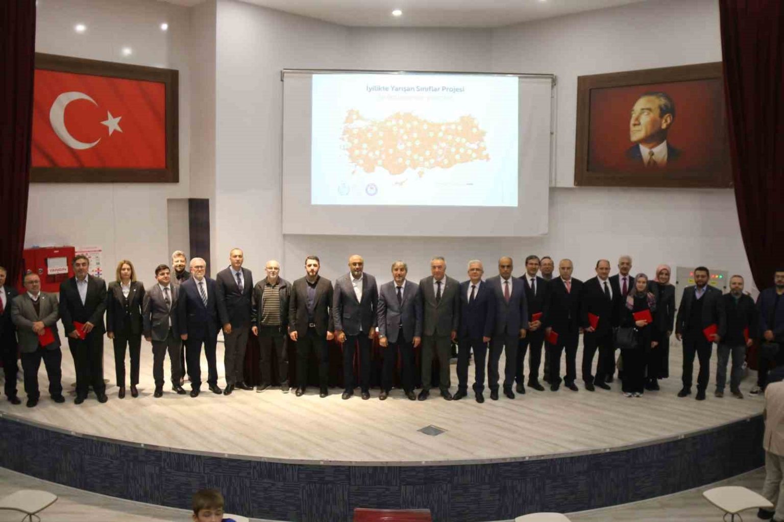 kutahyada-iyilikte-yarisan-siniflar-projesi-bilgilendirme-ve-odul-programi