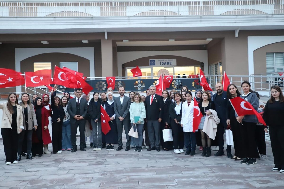 kutahyada-vatan-ve-kahramanlik-bulusmalari-duygulu-anlara-sahne-oldu