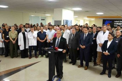 malatyada-gorevi-basindaki-doktora-saldiri