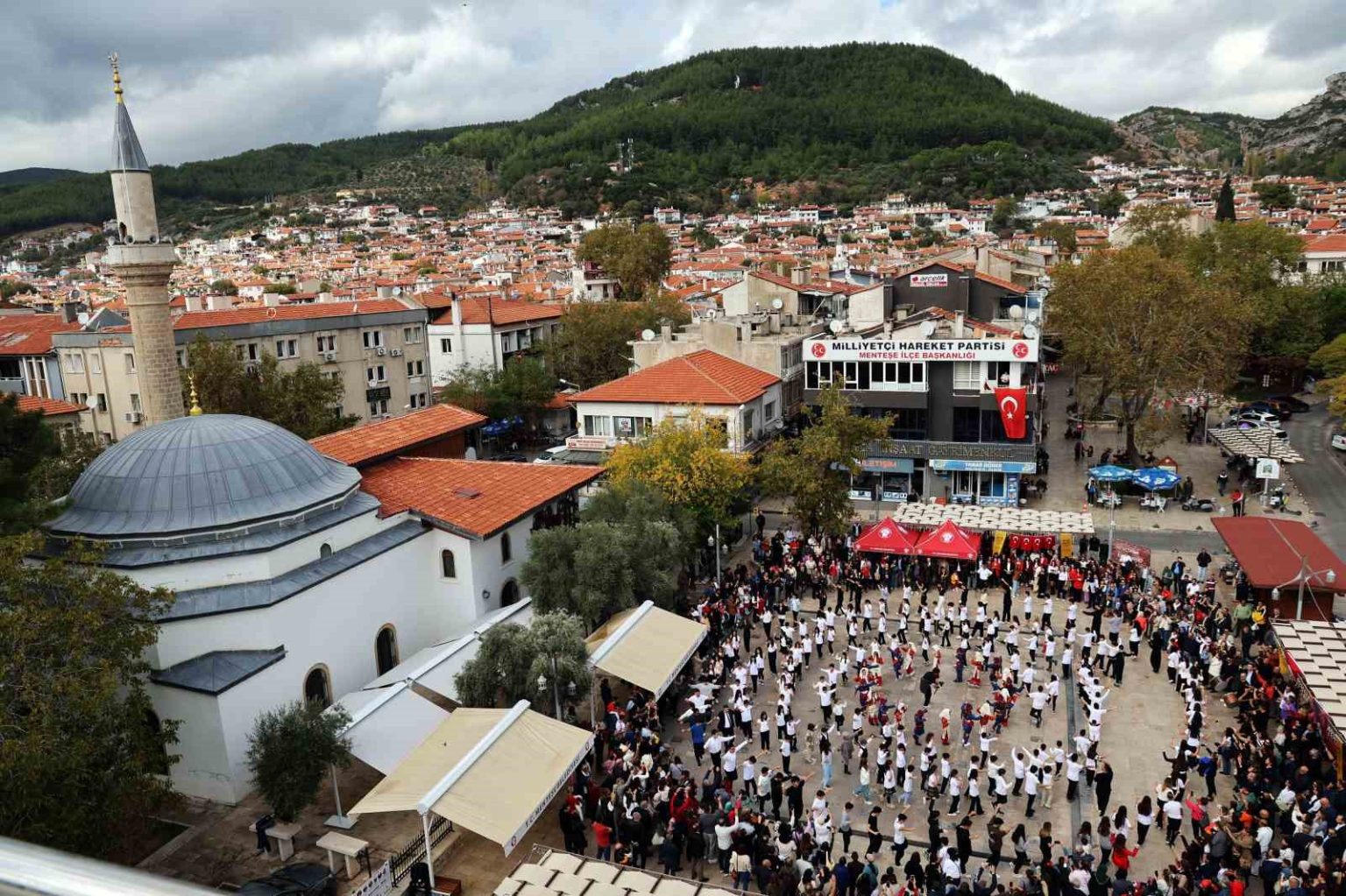 mtk-kolejinden-adim-adim-cumhuriyet-zeybek-gosterisi