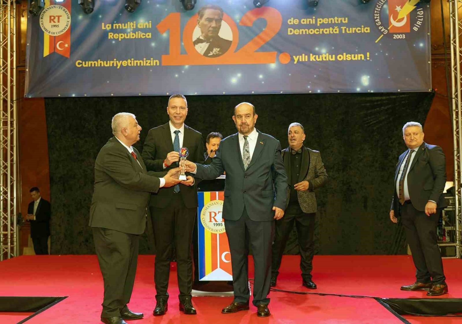 mugla-valisi-akbiyik-yilin-valisi-secildi